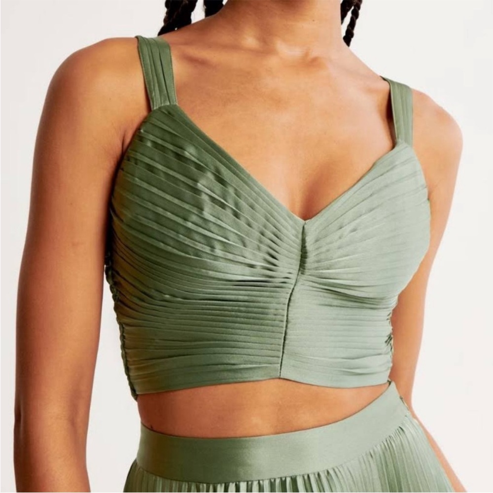 ABERCROMBIE + FITCH - SAGE GREEN